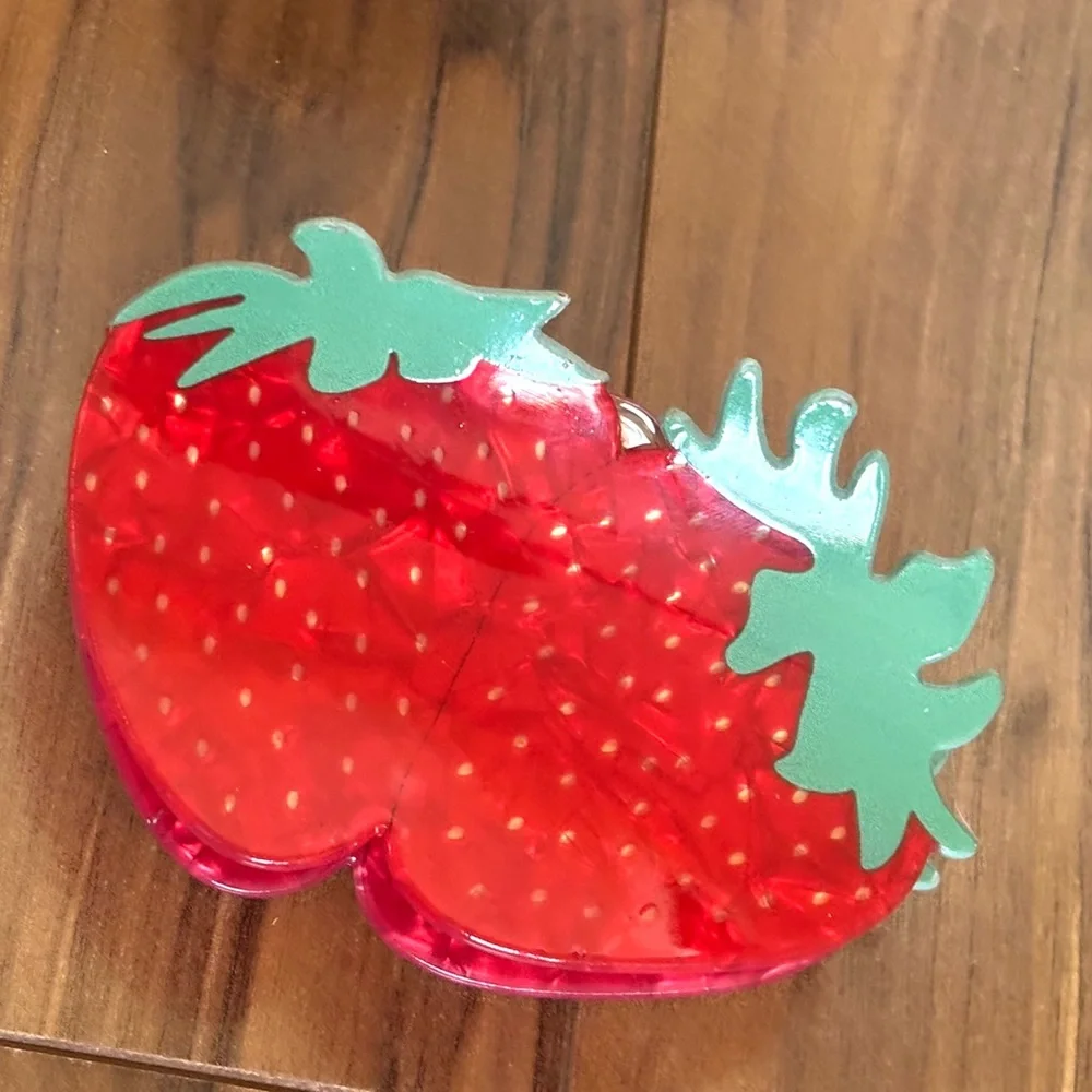 Valentine’s Day gift basket spa set edu de parfum socks nail polish face mask - Picture 13 of 16